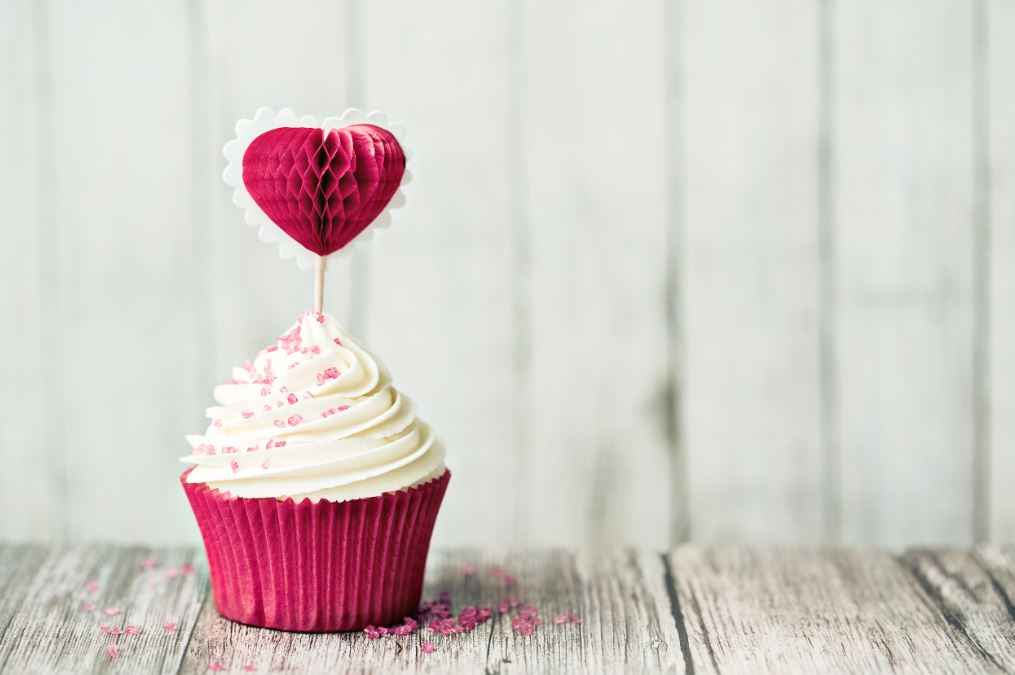 lovely Almond Breeze Valentines Cupcakes